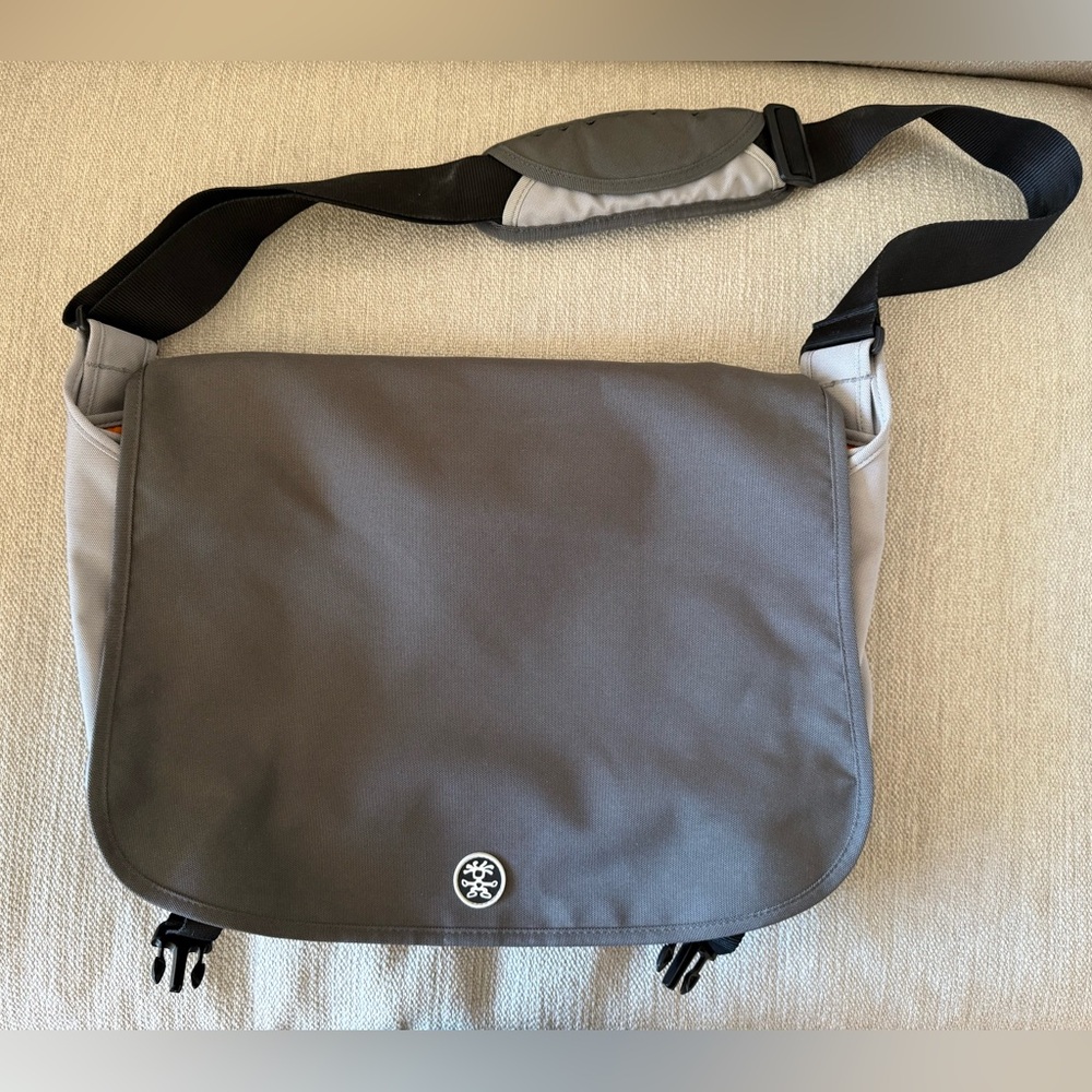 Crumpler Messenger Bag (The Dreadful Embarrassment)
